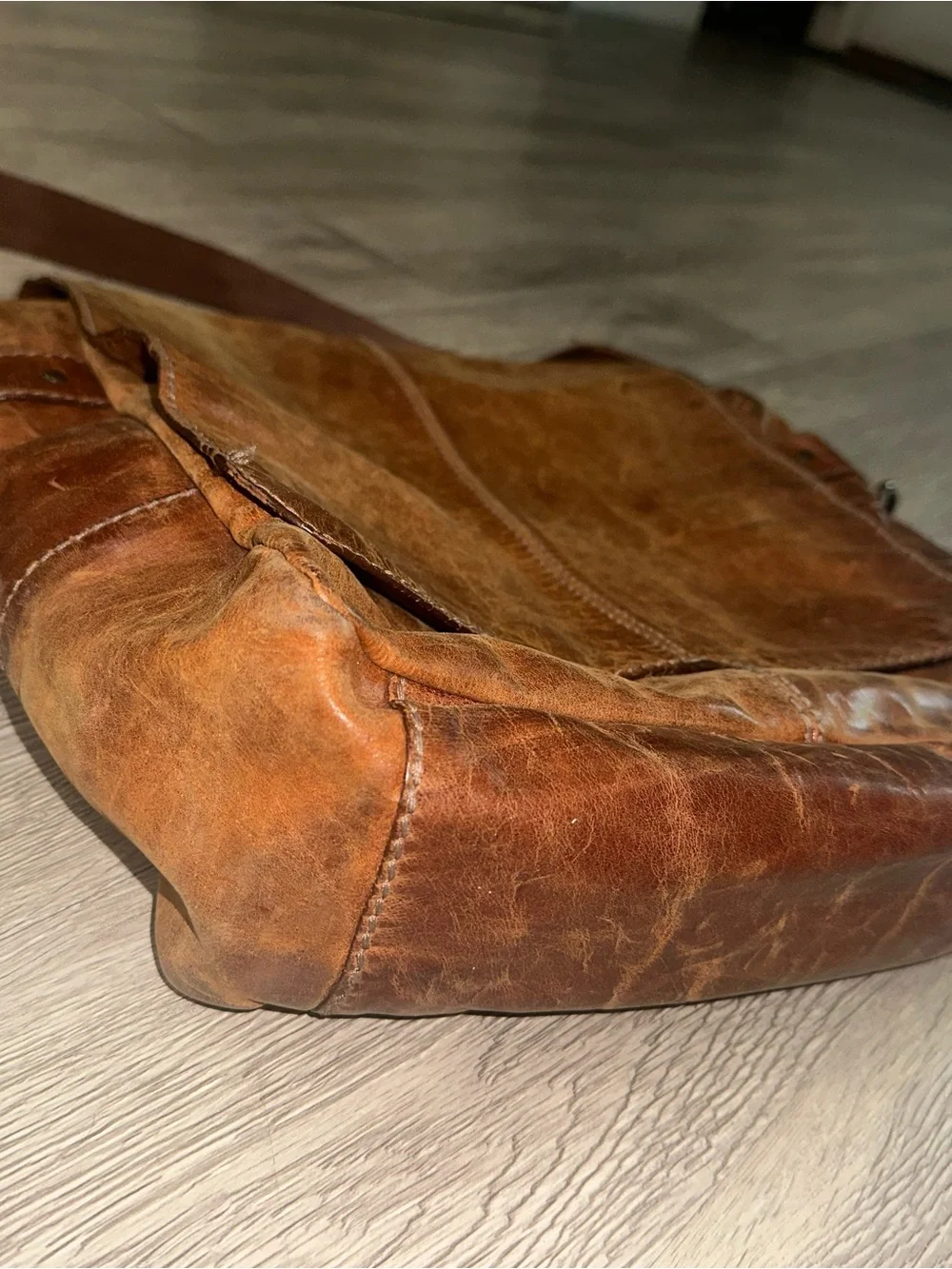 Vintage Fossil Brand Distressed Cognac Brown Leather Satchel Shoulder Bag Purse